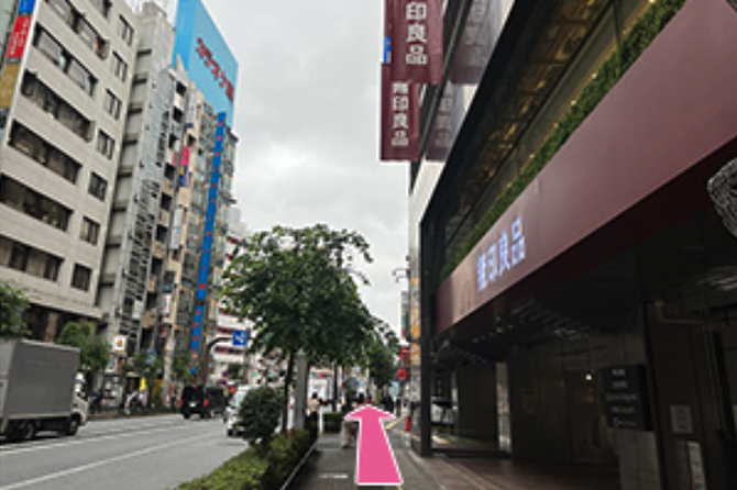 4.無印良品の店舗を通過
